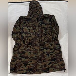 Torrid Camo Longline Wind & Water Resistant Jacket Size 6/Women’s 30